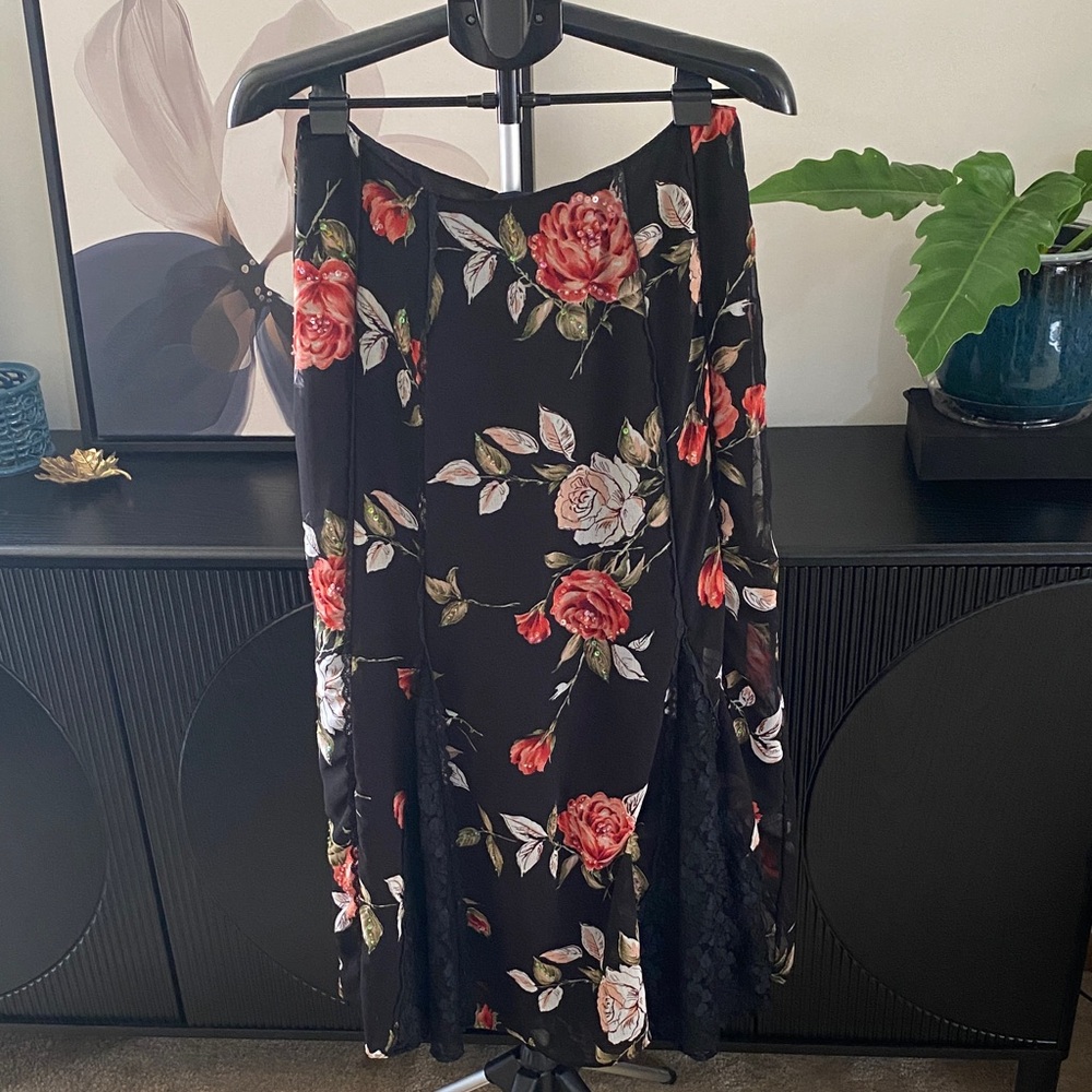 Her Style Black Skirt with Beautiful Floral Design with Beading